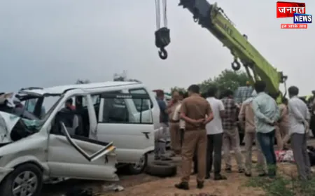 उरई: अयोध्या से लौट रहे भक्तों की गाड़ी ट्रक में घुसी, 8 की मौत; 2 गंभीर घायल