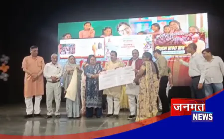 हाथरस में शिक्षामित्र सम्मान समारोह का आयोजन, बढ़े हुए मानदेय वितरण का किया गया शुभारंभ