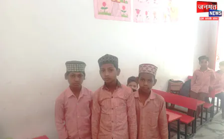 संभल में धार्मिक उन्माद फैलाने के आरोप में प्रधानाध्यापक, सहायक अध्यापक और प्रभारी निलंबित