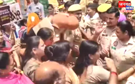 उरई: महिला आरक्षण के विरोध पर महिलाओं का आक्रोश, सांसद कार्यालय का घेराव कर किया जोरदार प्रदर्शन