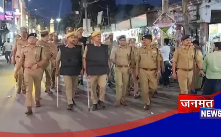 बहराइच में कानून-व्यवस्था का जायजा लेने पहुंचे IG अमित पाठक, पैदल गश्त कर किया निरीक्षण