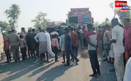 लखीमपुर खीरी: नेशनल हाईवे पर ट्रक और मैजिक की आमने सामने की टक्कर, 10 लोगों की मौत