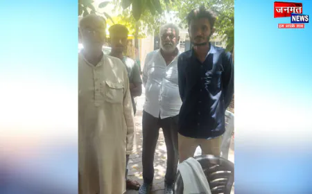 जालौन: लेखपाल की दबंगई, किसानों की बर्बाद फसल को जांचने में आनाकानी; ग्रामीणों ने की डीएम से शिकायत