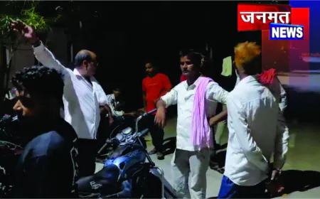 कन्नौज में तेज रफ्तार अज्ञात वाहन ने ट्रैक्टर में मारी टक्कर, बाइक सवार समेत 3 की मौत