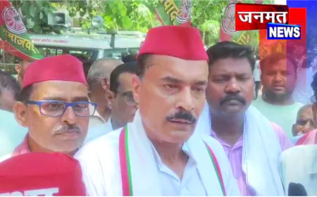 अखिलेश यादव के विवादित पोस्टरों से शाहजहांपुर में बढ़ा राजनीतिक तापमान