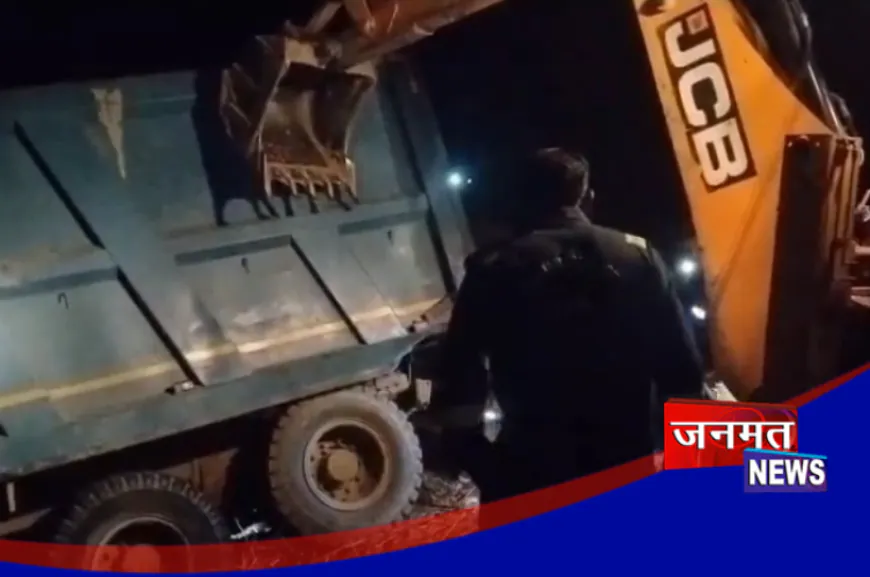 हरदोई: कार और बाइक सवारों को डंपर ने मारी टक्कर, 2 लोगों की मौत; 4 घायल
