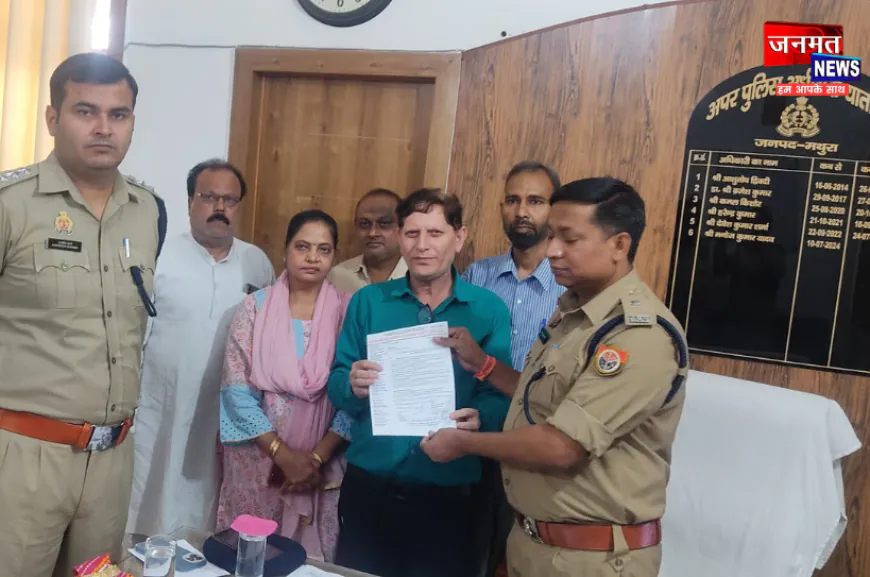 मथुरा: मॉडिफाइड साइलेंसर, कार स्टंट जैसे यातायात नियमों के उल्लंघन पर पुलिस अधीक्षक यातायात को सौंपा ज्ञापन