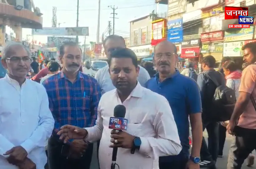 मुजफ्फरनगर: पश्चिम बंगाल में चुनावी नतीजों पर भाजपा कार्यकर्ताओं का जश्न, बांटी मिठाइयां