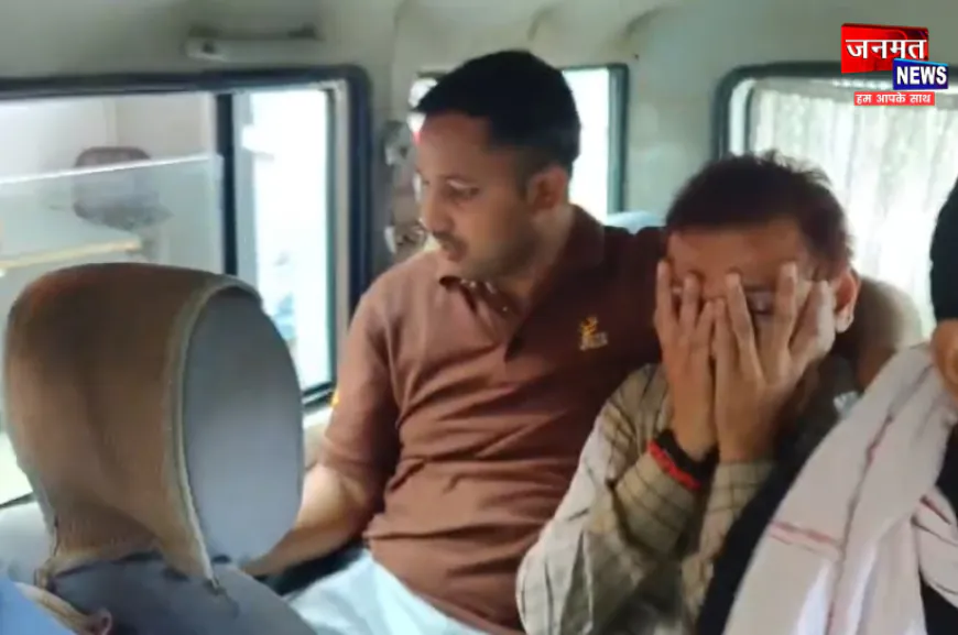 लखीमपुर खीरी में वन विभाग के बफर जोन में तैनात बाबू रिश्वत लेते रंगे हाथों गिरफ्तार