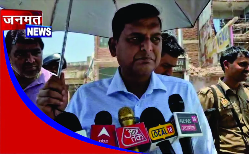 जीटी रोड चौड़ीकरण अभियान के दौरान सपा कार्यालय पर चला बुल्डोजर, पूर्व सांसद रामकिशुन धरने पर बैठे