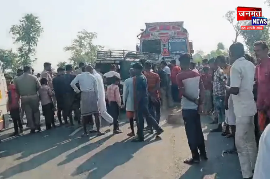 लखीमपुर खीरी: नेशनल हाईवे पर ट्रक और मैजिक की आमने सामने की टक्कर, 10 लोगों की मौत