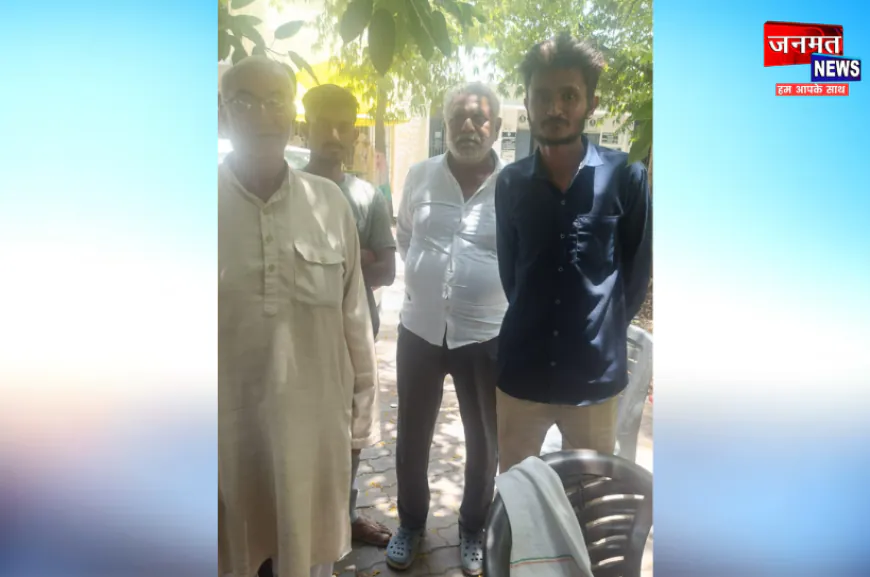 जालौन: लेखपाल की दबंगई, किसानों की बर्बाद फसल को जांचने में आनाकानी; ग्रामीणों ने की डीएम से शिकायत
