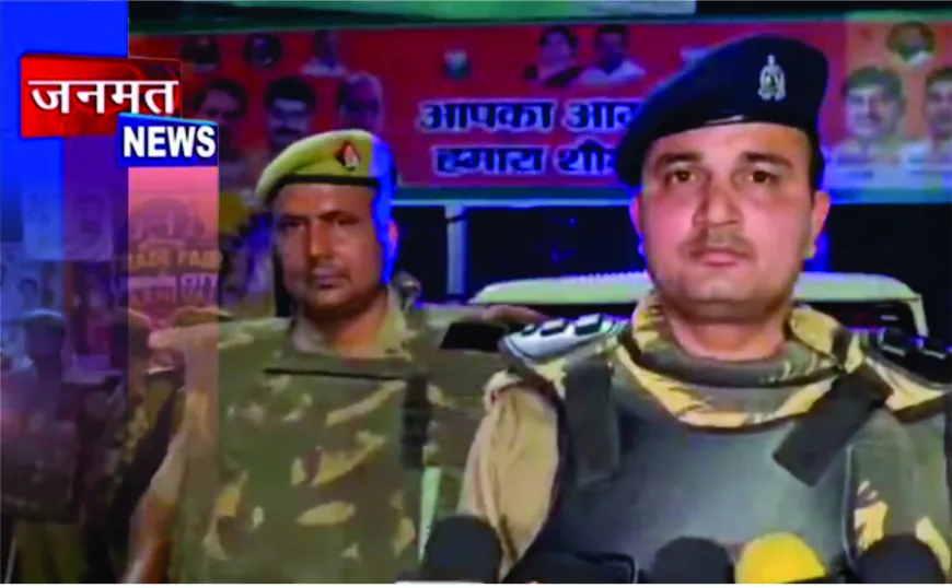 ईदुल-अज़हा को लेकर खुर्जा में पुलिस का फ्लैग मार्च, सुरक्षा व्यवस्था का लिया जायजा