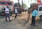 औरैया में अवैध खनन के खिलाफ प्रशासन का बड़ा एक्शन, अवैध परिवहन करते तीन डम्पर सीज