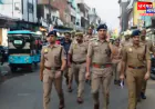 प्रतापगढ़: मुहर्रम के मद्देनजर एसपी ने पुलिस बल के साथ किया फ्लैग मार्च, ड्रोन से निगरानी