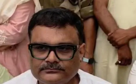 औरैया में बोले पूर्व सांसद सुब्रत पाठक- राहुल गांधी बिना बैसाखी के नहीं चल सकते