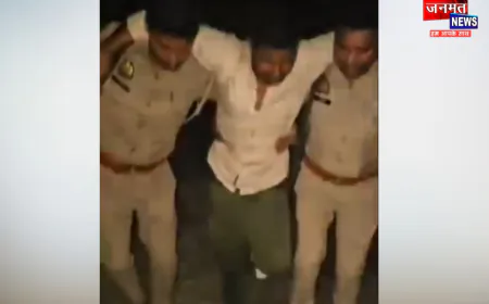 बरेली: बाइक व मोबाइल लूटने वाले 02 शातिर बदमाश गिरफ्तार; अवैध असलहा, कारतूस व बाइक बरामद