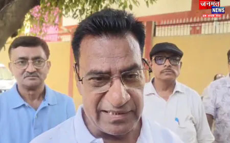 संभल: घनी आबादी में चल रही मेंथा फैक्ट्रियों पर प्रशासन का बड़ा वार, 32 को भेजा नोटिस