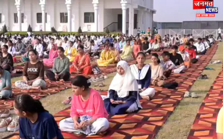 संभल: अंतर्राष्ट्रीय योग दिवस पर भव्य कार्यक्रम आयोजित, योग को दिनचर्या का हिस्सा बनाने का लिया संकल्प