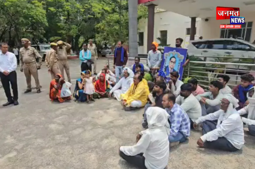 कानपुर देहात: डॉ. अंबेडकर की प्रतिमा स्थल से जुड़े भूमि विवाद को लेकर धरने पर बैठे पूर्व सांसद अनिल शुक्ला