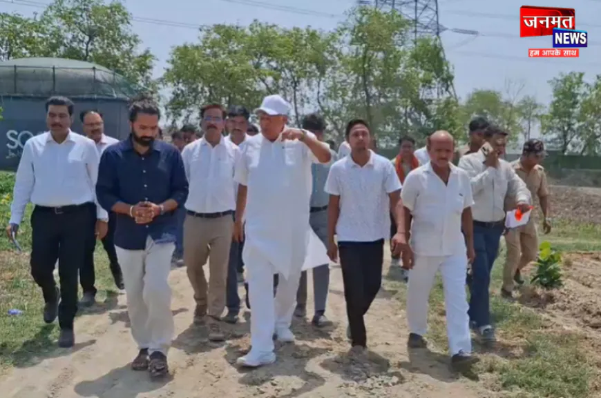 चंदौली का एकौनी गांव बना प्रदेश का रोल मॉडल, युवा इंजीनियर चंद्रप्रकाश के कायल हुए कृषि मंत्री
