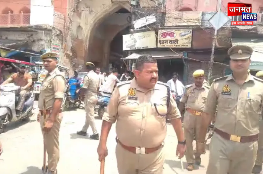 अयोध्या में चला अतिक्रमण हटाओ अभियान, हटाए गए सड़क किनारे लगे ठेले और अवैध कब्जे