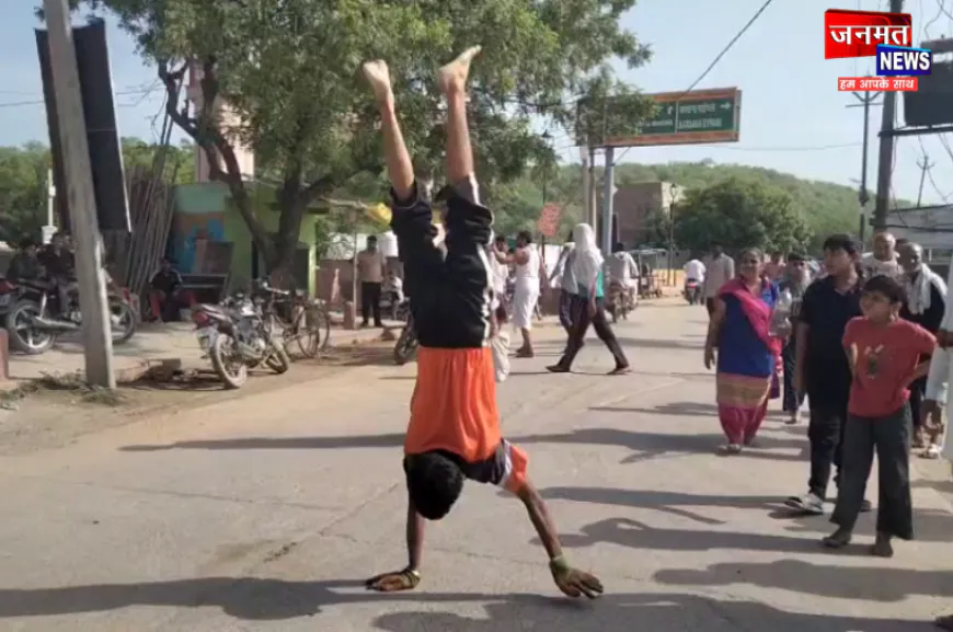 13 वर्षीय आराध्य ने हाथों के बल शुरू की बरसाना धाम की परिक्रमा, वर्ल्ड रिकॉर्ड बनाने का लक्ष्य