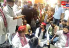 अखिलेश यादव और राहुल गांधी की गिरफ्तारी का विरोध, प्रतापगढ़ में सपा का धरना-प्रदर्शन