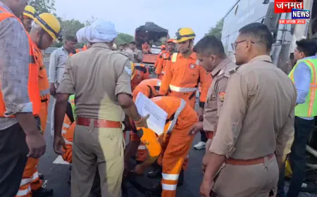 मथुरा: यमुना एक्सप्रेसवे पर भीषण सड़क हादसा, ट्रेलर से टकराई वोल्वो बस; 4 की मौत 25 घायल