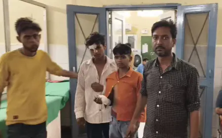 अलीगढ में टोपी उतारने को लेकर दो गुटों में खूनी संघर्ष, दो नाबालिग छात्रों पर चाकू-कैंची से हमला