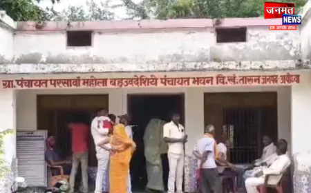 अयोध्या: सरकारी राशन की दुकान की चयन प्रक्रिया का ग्राम वासियों ने किया विरोध, गुप्त मतदान की मांग