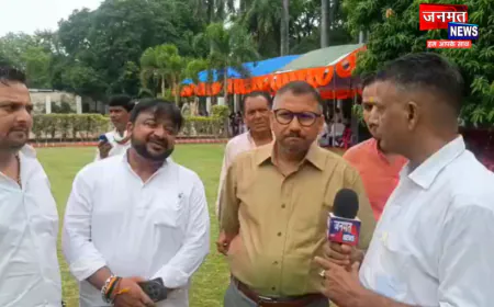 बलिया: पूर्व प्रधानमंत्री चंद्रशेखर की 19वीं पुण्यतिथि पर अर्पित की गई पुष्पांजलि, कई गणमान्य जन रहे मौजूद