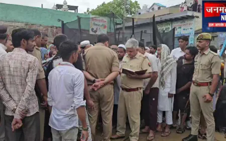 बुलंदशहर: खुर्जा के मुंडा खेड़ा में गिरी मस्जिद से सटी दीवार; महिला सहित तीन की मौत, तीन घायल