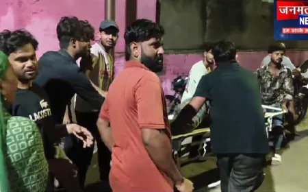 अलीगढ़: बाइक सवार पति-पत्नी व दो बच्चों को अज्ञात वाहन ने रौंदा, एक बच्चे की मौके पर ही मौत