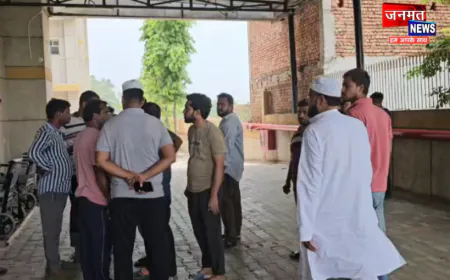 बुलंदशहर: हाईटेंशन लाइन से पतंग निकालते समय मासूम को लगा करंट, बचाने आए दादा की मौत
