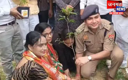 सीतापुर: एक पेड़ मां के नाम अभियान में सीओ सिटी ने किया वृक्षारोपण, पर्यावरण संरक्षण का दिया संदेश