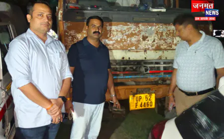 कुशीनगर में पकड़ी गई सरकारी राशन से भरी गाड़ी, देवरिया से लाए जा रहे सीलबंद बोरों की जांच शुरू