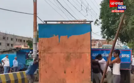प्रतापगढ़: अवैध अतिक्रमण के खिलाफ नगर पालिका की सख्त कार्यवाही, गरजा बुलडोजर