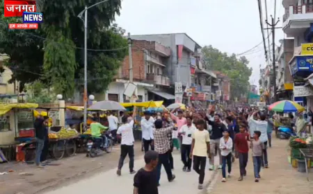 चंदौली: चकिया में छात्रों-युवाओं का प्रदर्शन; केंद्रीय शिक्षा मंत्री के इस्तीफे की मांग, SDM को सौंपा ज्ञापन