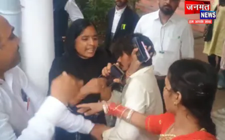 मिर्जापुर: हिंदू लड़की को भगाकर शादी करने पहुंचे मुस्लिम युवक को वकीलों ने पीटा, लव जेहाद से जुड़ा मामला