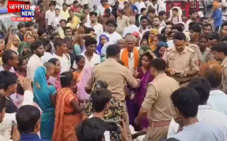 प्रतापगढ़: तेज रफ्तार ट्रैक्टर ने मारी टक्कर, छात्रा की मौत; गुस्साए ग्रामीणों ने किया हाईवे जाम