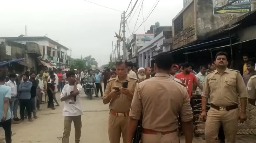 बुलंदशहर: अनूपशहर में कपड़ा व्यापारी ने की गोली मारकर आत्महत्या, इलाके में सनसनी; मौके पर पहुंची पुलिस