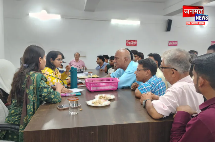 बरेली: शीशगढ़ में नई परंपरा डालकर लगाया जा रहा मेला, एसडीएम ने भी शासन के नियमों का किया उल्लंघन