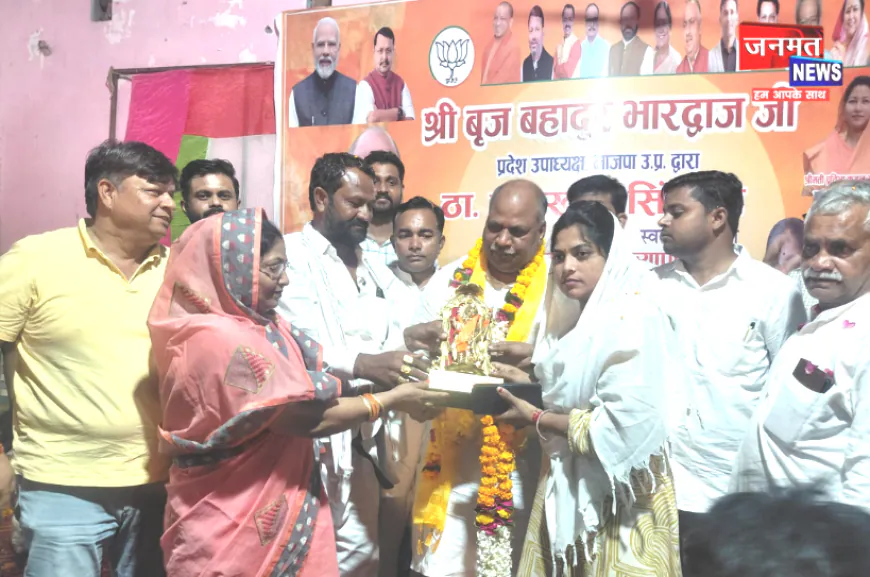 भाजपा प्रदेश उपाध्यक्ष का गृह जनपद हाथरस में हुआ भव्य स्वागत, बुलडोजर से की गई पुष्प वर्षा