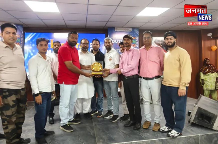 सहारनपुर: मां शाकुंभरी देवी विश्वविद्यालय में हेल्पिंग हैंड ब्लड हेल्पलाइन टीम को यूथ आइकॉन अवार्ड से किया गया सम्मानित