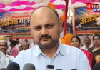 प्रतापगढ़: कटैया में ‘द अजगरा डिबेट’, बच्चों के बीच बैठ डीएम अभिषेक पांडे ने किया उत्साहवर्धन
