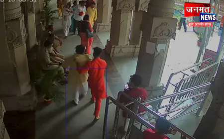 मिर्जापुर: विवादों के कारण बदनाम हो रहा है विंध्याचल मंदिर, आपस में ही भिड़ जाते हैं पण्डा-पुजारी