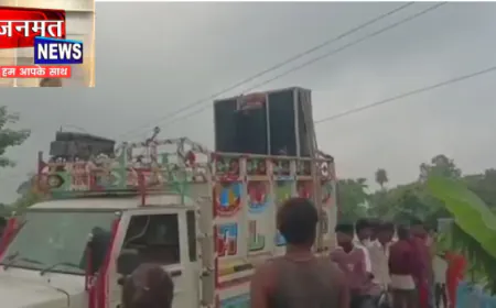 सीतापुर: कांवड़ यात्रा में बड़ा हादसा, हाईटेंशन लाइन की चपेट में डीजे वाहन; चालक और डीजे संचालक की मौत