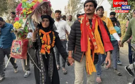 संभल: मुस्लिम महिला के बुर्का पहनकर कांवड़ लाने पर पाबंदी, पति ने प्रशासनिक कार्रवाई पर उठाए सवाल