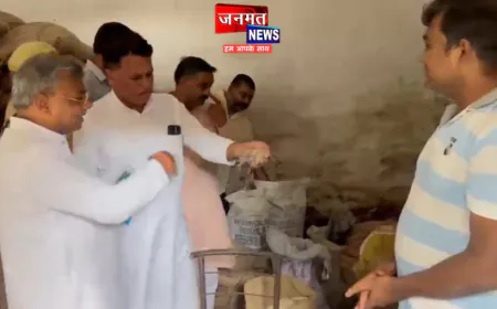 सहारनपुर: महापौर ने राशन की दुकान का किया औचक निरीक्षण, जबरन बिक्री और राशन कटौती का भंडाफोड़